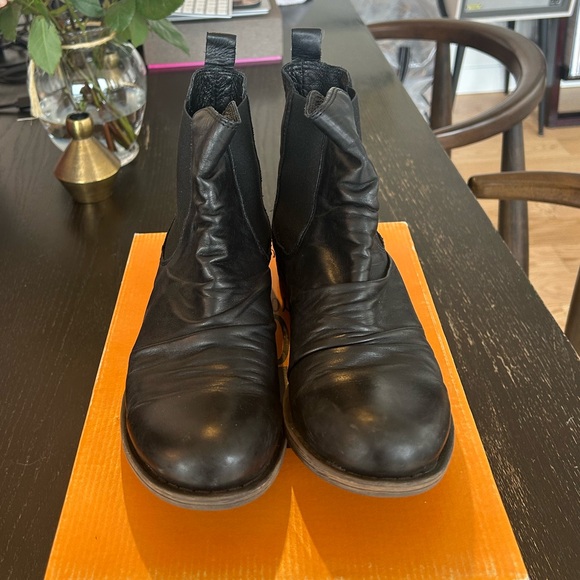 Miz Mooz Lissie Black Leather Booties - Picture 2 of 6